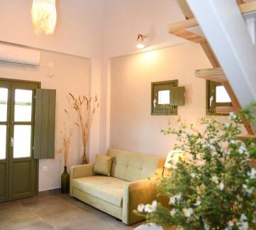 Gythio Apartment | La Familia Luxury Private Maisonettes near the sea