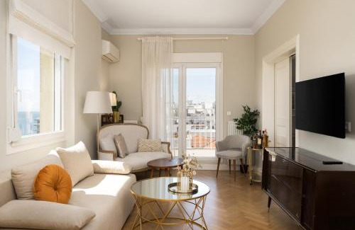 Thessaloniki City Centre Apartment | La Maison Dorée - Elegant Stay with Unique View by BiNoBi!