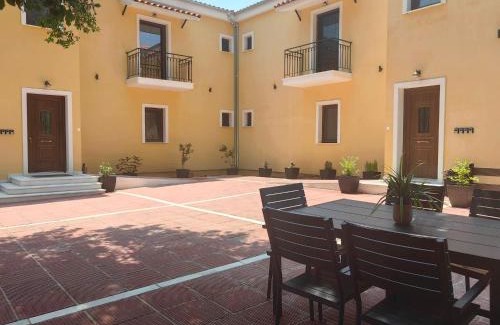 Amfithea Apartment | Lago Verde