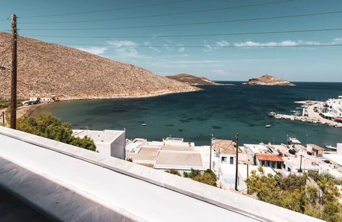 Panormos Apartment | Laidback Luxe 3BR Steps from Beach