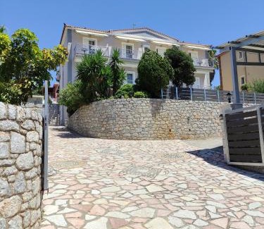 Mavrovouni Apartment | Leonidas 's apartment with sea view