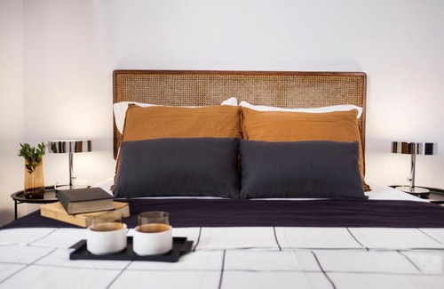 Plaka Apartment | Live Life Ermou