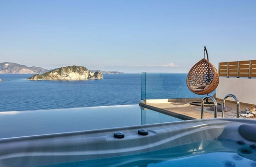 Marathias Villa | Luxuary villa for couples, stunning veiws