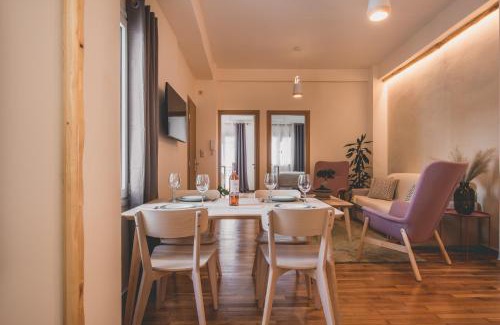 Psirri Apartment | Luxury Apartment with Acropolis View Terrace and Jacuzzi - Living Stone Moonstone