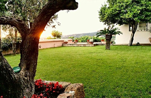 Skidra Villa | Luxury Hilltop Villa 200m from the Beach