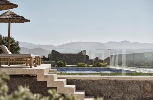Agios Prokopios Villa | Luxury Naxos Villas Elegant Villa Air Conditioning Private Pool 4 Bedroom Stelida