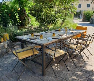 Achilleio House | Mansion like house close to beach and Corfu town
