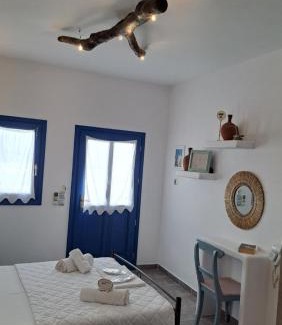 Folegandros Town Apartment | Margarita's Rooms