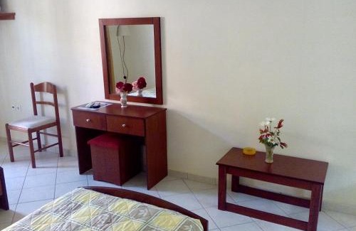 Moraitika Apartment | Marika Garden Studios