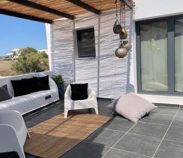 Ios House | Mazi stin Io