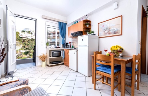Agia Pelagia House | "Michael" is Amazing Apartment on the Sea !