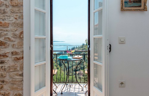Kavalleraina Cottage | Nausica House: Cosy renovated cottage, stunning views of Agni Bay