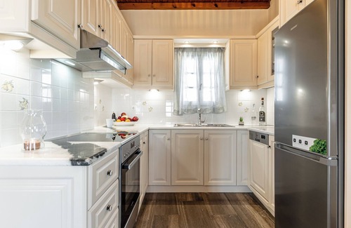 Agia Anna House | Naxian Queen Luxury Villas & Suites