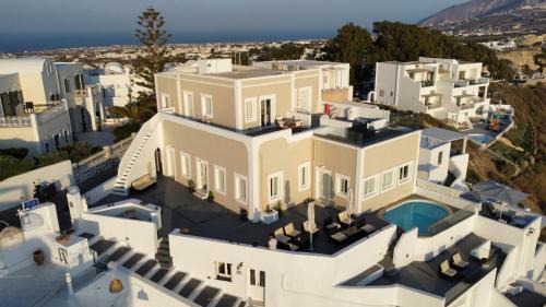 Fira House | NEOKLASSIKO KOUKOULI