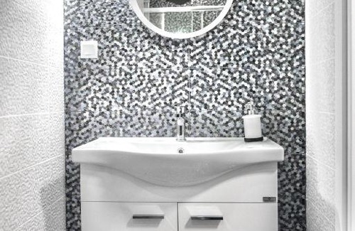 Thessaloniki City Centre Apartment | #Nephele & Morpheus Studios by halu!