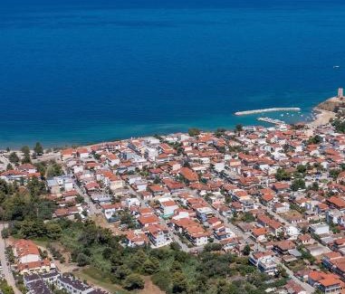 Nea Fokaia Apartment | Nikos & Eleni Maisonette