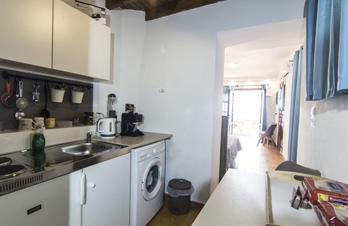 Mandraki House | Nisyros White Wave