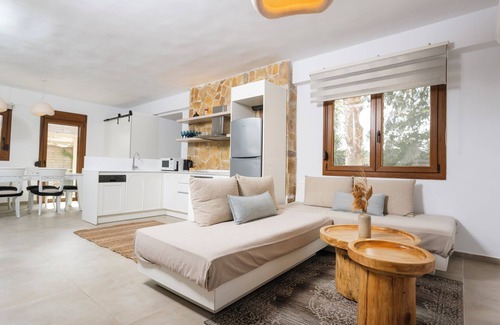 Pefkochori House | Nusa Suites & Villas