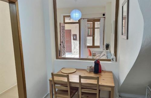 Old Town Rethymnon Apartment | Old Town Apartment near the Beach