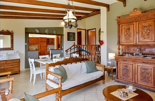 Kea House | Otzia Bay House with a sea view, only 10 minutes by foot to the beach of Otzia.