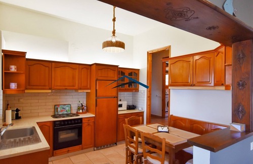 Kea House | Otzia Bay House with a sea view, only 10 minutes by foot to the beach of Otzia.