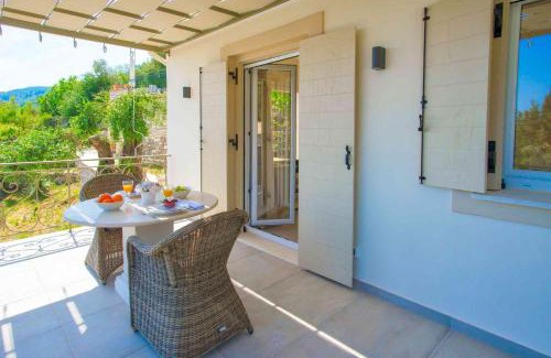 Petaleia House | Paleopetres K-Seven - Premium Suite - Kalami -
