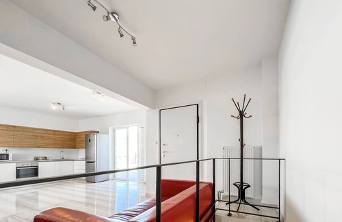 Dafni Apartment | Panoramic Cityscape Maisonette in Agios Dimitrios