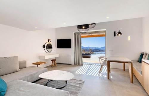 Mykonos Hotel | Panormos Bay Suites