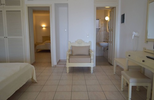 Agios Ioannis House | Panthea Residence