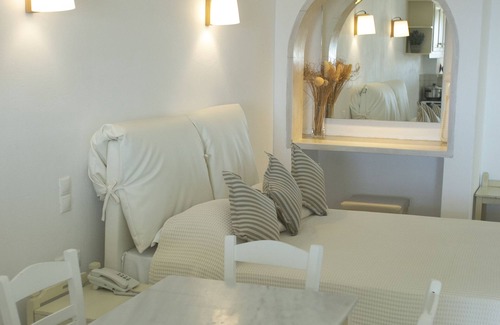 Agios Ioannis House | Panthea Residence