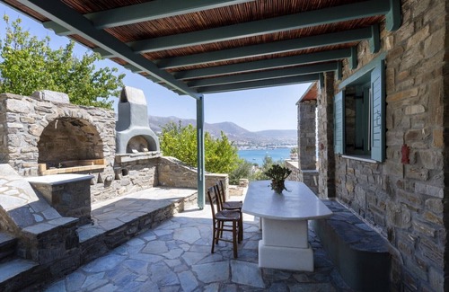 Krotiri Villa | Parikia Cove Mansion