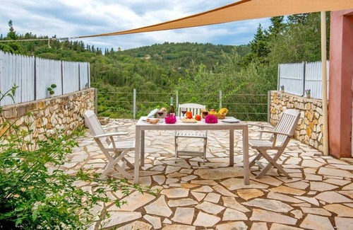 Ieromonachos House | Paxoi Sunny Serenity - Kirki's Studio with Jacuzzi