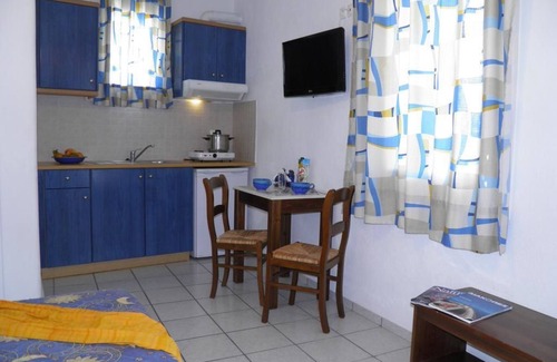 Platis Gialos Apartment | Pelagos Studios