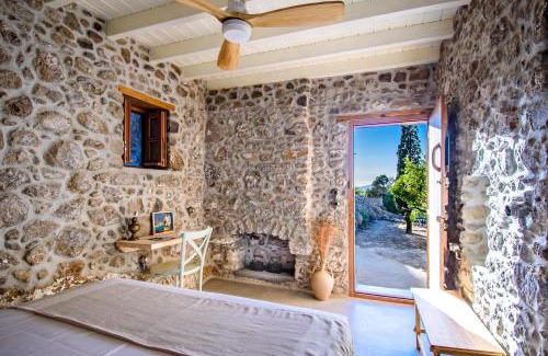 Mandraki House | Perivoli A Traditional Eco-Accommodation in a Private Cultivated Garden
