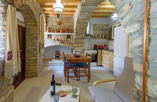 Aperathos House | Petrino House
