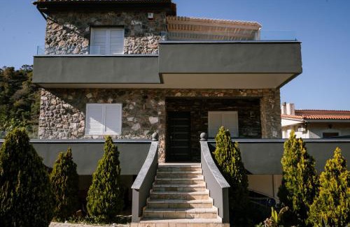 Phocis Region Villa | PETRINO VILLA Sxinos