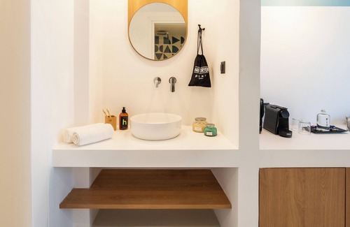Paros Hotel | Play Paros