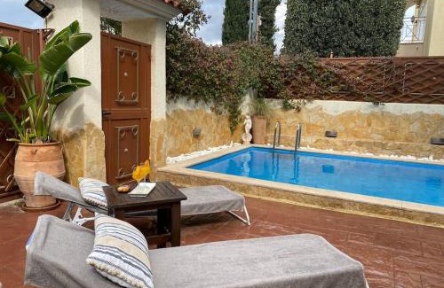 Varkiza Apartment | Pool Garden House near the Sea