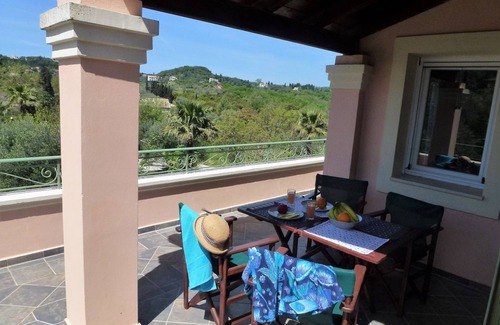 Gouvia Apartment | Quiet apartment with outdoor pool - 10 minuites from Marina Gouvia