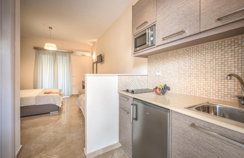 Porto Koukla Apartment | Reparo Studios