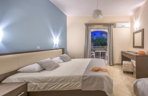 Porto Koukla Apartment | Reparo Studios