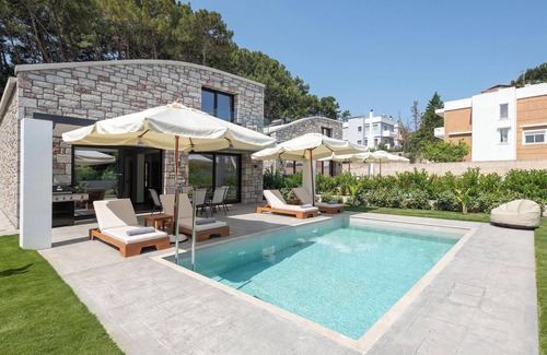 Petaloudes Villa | Rokas Luxury Villas- Nicole Villa