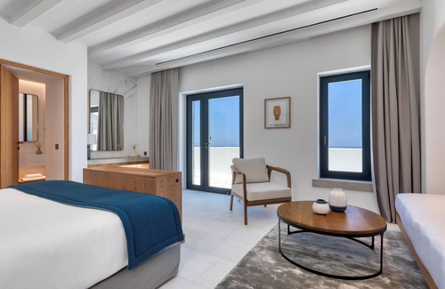 Kamari Hotel | Sandblu