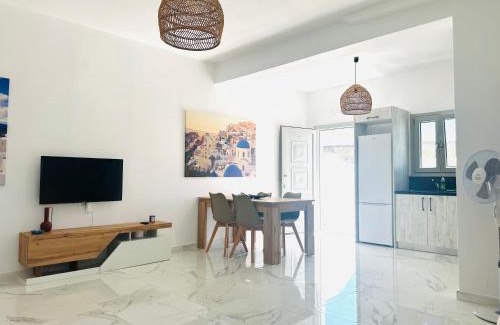 Perivolos Apartment | Santana Apartments