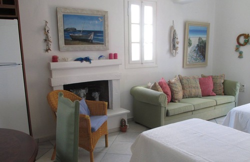 Plaka House | 'Sea shell' a jewel in plaka , Naxos
