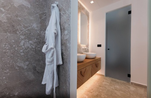 Plaka House | Sea View Estate with 6 Bedrooms & 2 Private Pools - Milestones Naxos