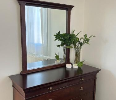 Kropia House | Short stay near the airport!