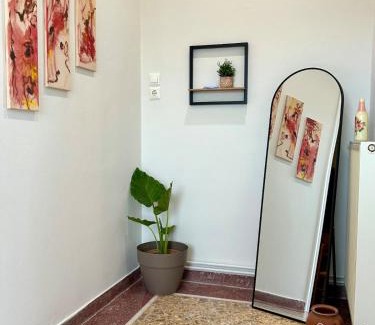 Kropia House | Short stay near the airport!