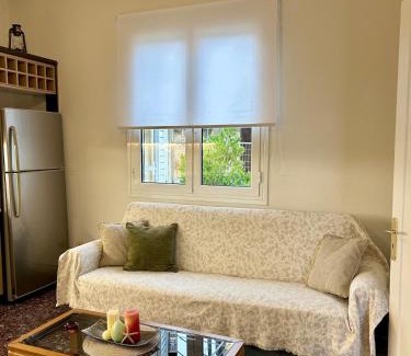 Kropia House | Short stay near the airport!