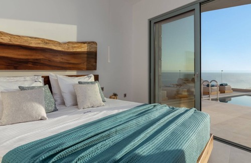 Skinaria Villa | Sky Birds Villa - Holistic Escape